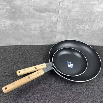 Tiganj za prženje s neprijanjivim premazom, velik profesionalni za hoteli i restorane, kompatibilan s plinskom i indukcijskom pločom, dubina 4,5 cm, višeslojno dno, aluminijska legura