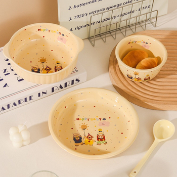 Kerámiából készült étkészlet alglazúros színnel, egyszerű stílusban; tartalmaz kétfülű rizsbort, levesestálat, tányért és evőpálcát.