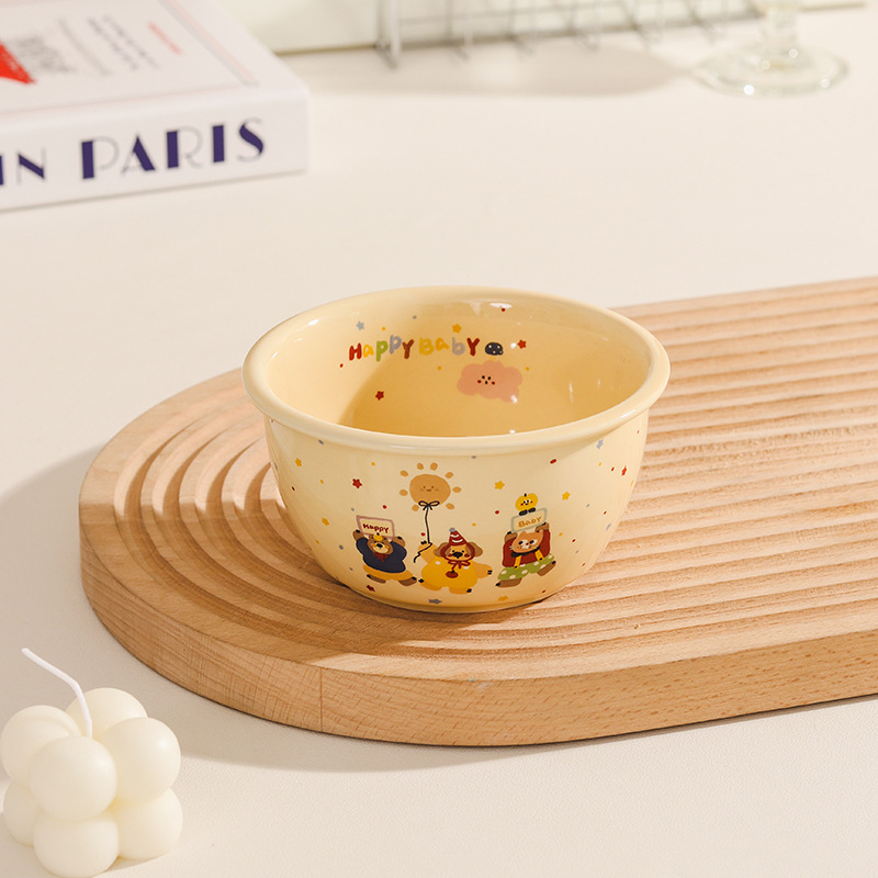 Kerámiából készült étkészlet alglazúros színnel, egyszerű stílusban; tartalmaz kétfülű rizsbort, levesestálat, tányért és evőpálcát.