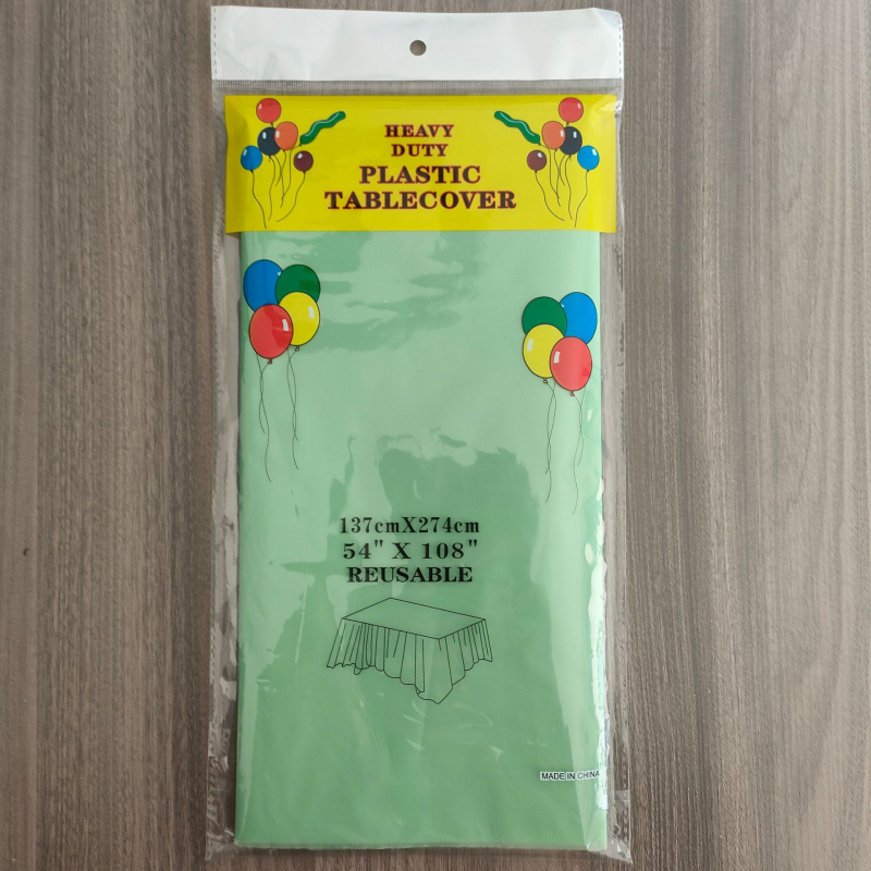 Jednokratni plastični stolnjak, pravokutnog oblika, jednobojni uzorak, debljina 0,03 mm