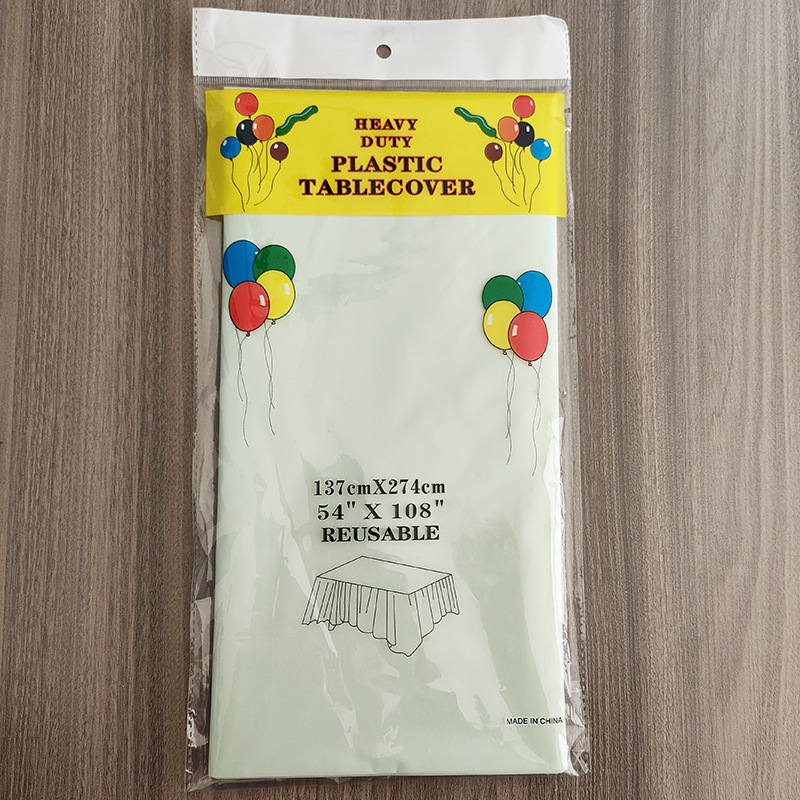 Jednokratni plastični stolnjak, pravokutnog oblika, jednobojni uzorak, debljina 0,03 mm