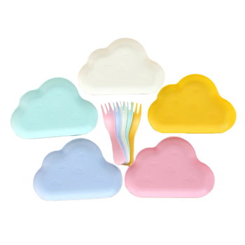 Jednokratni plastični tanjur i pribor s likom crtani medvjedić, u kutiji za zabavu