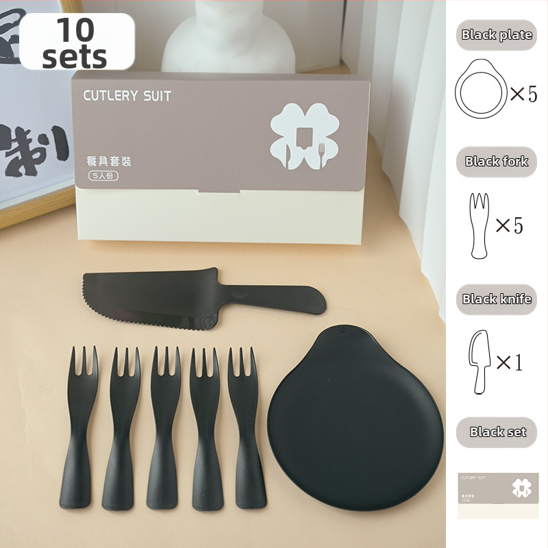 Jednorázová súprava na narodeniny: nôž, vidlica, tanier, kvapka sviečky a narodeninová čiapka – päť v jednom v darčekovej krabici; plast vhodný pre potraviny; prispôsobiteľný