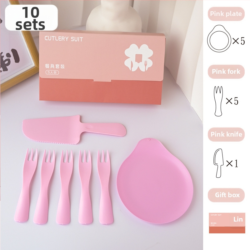 Jednorázová súprava na narodeniny: nôž, vidlica, tanier, kvapka sviečky a narodeninová čiapka – päť v jednom v darčekovej krabici; plast vhodný pre potraviny; prispôsobiteľný