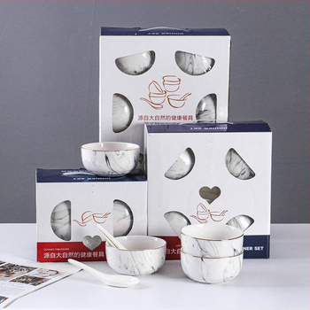 Porcelán étkészlet ajándékba – tálak, tányérok és kanalak, logóval nyomtatva, testreszabható, mikrohullámú sütőben használható, kerek formájú