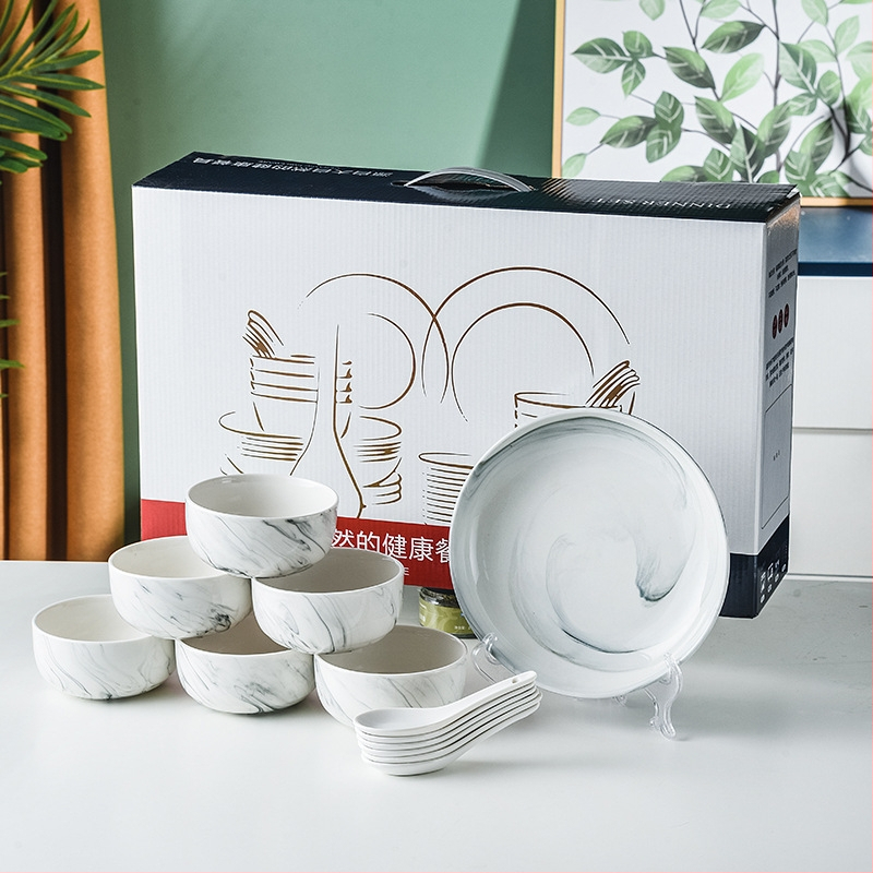 Porcelán étkészlet ajándékba – tálak, tányérok és kanalak, logóval nyomtatva, testreszabható, mikrohullámú sütőben használható, kerek formájú