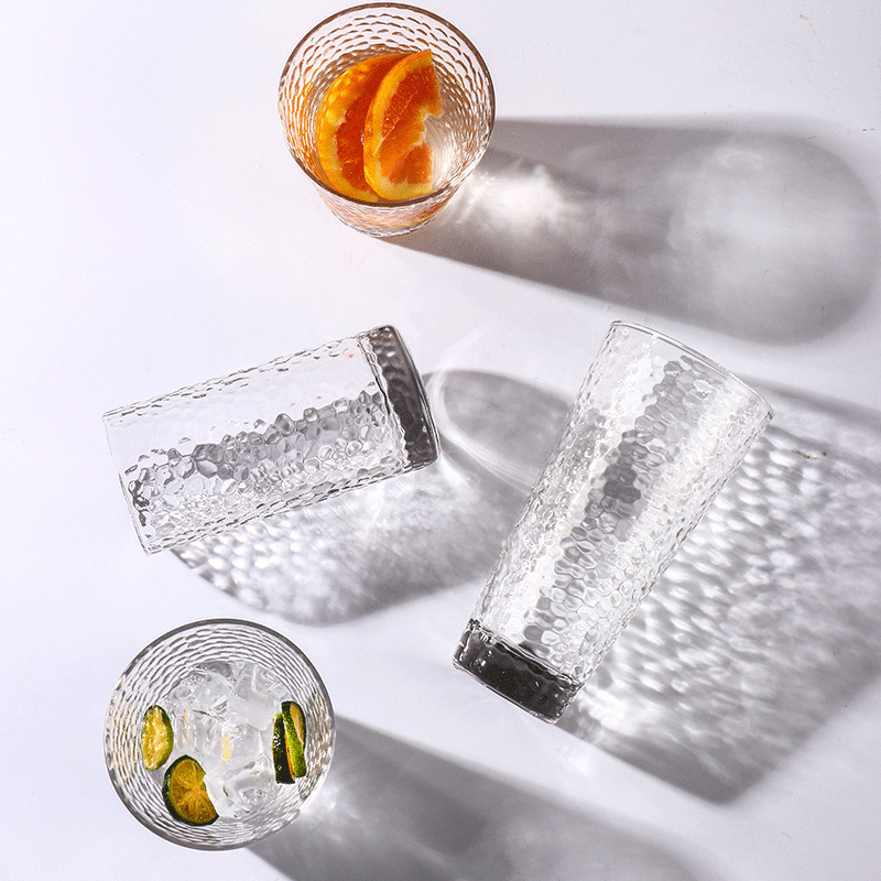 Čaša za vodu od soda-lime stakla s uzorkom drveta i teksturom kalanja, ručno izrezbarena, jednostruka, bez ručke, otporna na visoke temperature