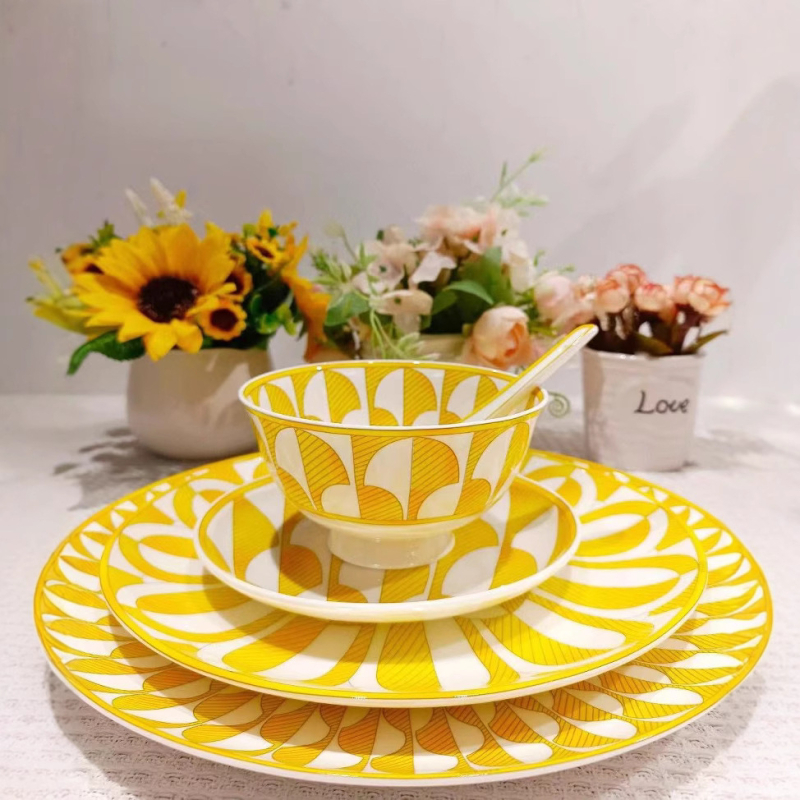 Keramička plosnata tanjura od kostne porcelan (>45% prašine od kostiju), kružnog oblika, prugasti uzorak, lagani luksuzni stil (promjer 10–10.9 cm ili 12–12.9 cm; otisak logotipa; mogućnost prilagodbe)