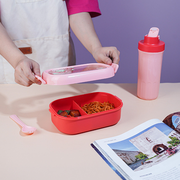 Gyerekeknek készült ebédes doboz rajzolt gyümölcs motívummal, műanyag, ovális alak, 501-800 ml, mikrohullámú sütőben használható, melegen tartja