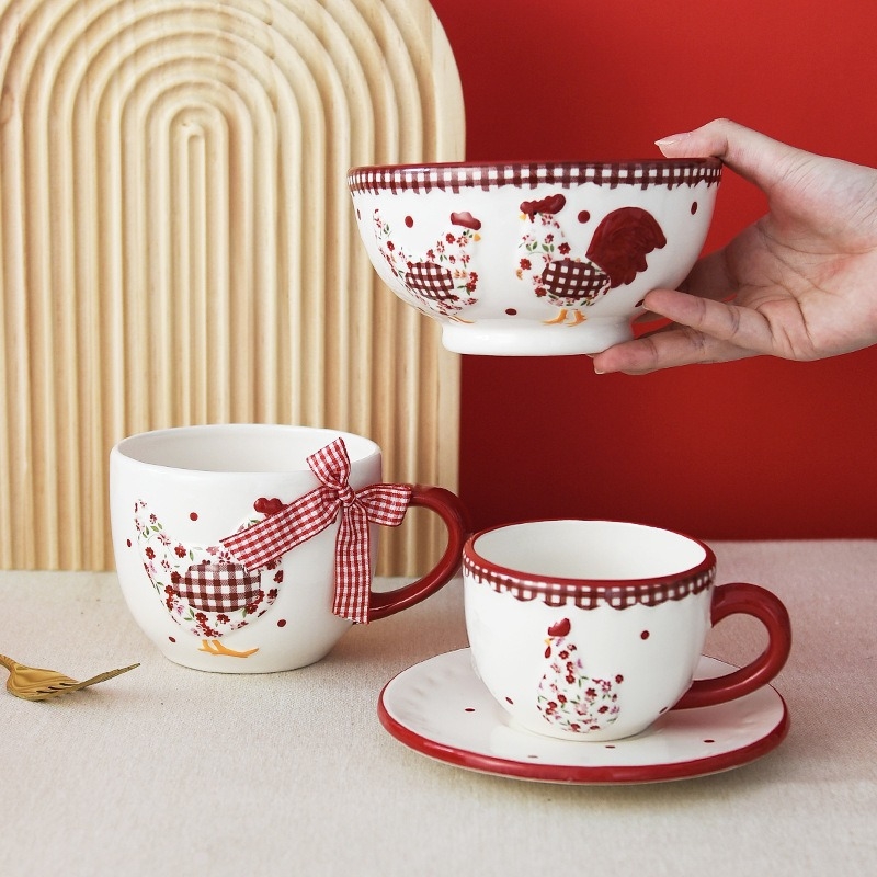 Kerámia étkészlet: kávéscsészék, tálak és tányérok, zárható üveg; egyszerű INS stílus; kézzel készített; testreszabható.