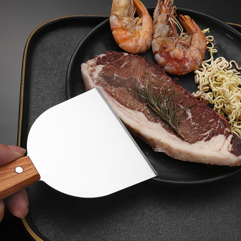 Ανοξείδωτη σπατούλα Teppanyaki με παχύτερη επίπεδη λεπίδα και λαβή από σκληρό ξύλο — μη κολλητική, ανθεκτική σε υψηλές θερμοκρασίες, αντιολισθητική, ιδανική για πανκέϊκ και πίτσα