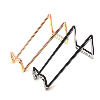 Kovácsolt vasból készült borállvány – modern, minimalist stílus, tárolásra; 103 g súly; kategória: pohártartó