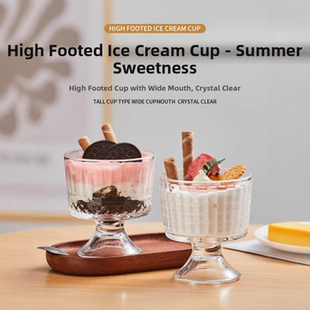 Üvegből készült goblet nyitott faragással, modern minimalista dizájn, hidegen tartja az italokat, kerek, egyrétegű desszertpohár