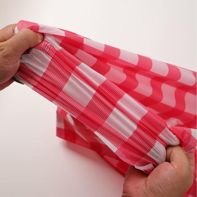 Jednokratna plastična stolna krpa, pravokutni karirani uzorak, debeli, PE/polyetilen, debljina 3 silk