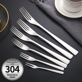 Sada nožov, vidličiek a lyžíc na steak z 304 nerezovej ocele s leštenou povrchovou úpravou, moderný štýl