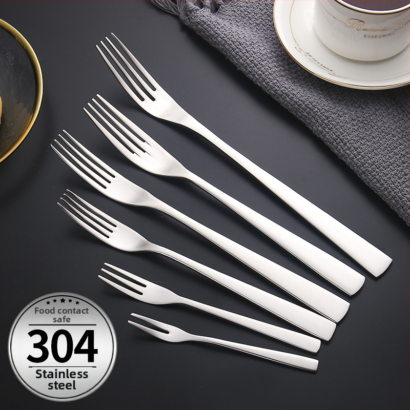 Sada nožov, vidličiek a lyžíc na steak z 304 nerezovej ocele s leštenou povrchovou úpravou, moderný štýl