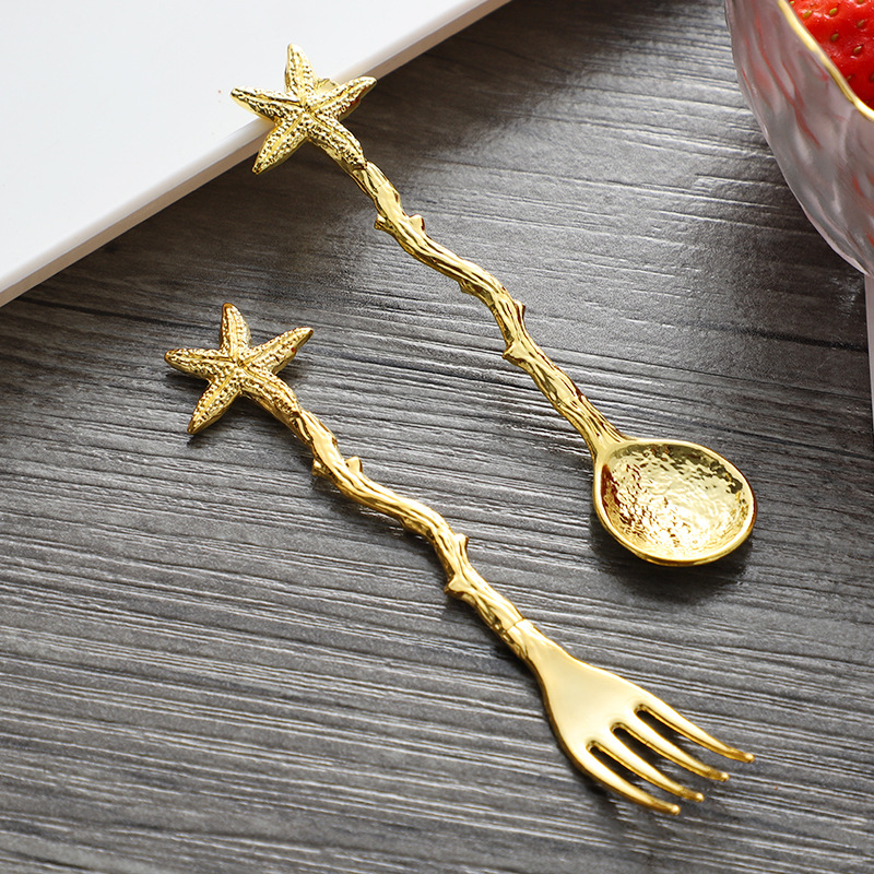 Jiayi Kitchen set de furculițe pentru fructe și lingurițe de desert, model gravat în stil forestier, din aliaj de zinc, personalizare disponibilă, logo imprimat