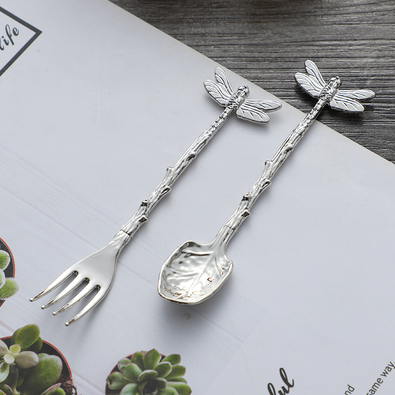 Jiayi Kitchen set de furculițe pentru fructe și lingurițe de desert, model gravat în stil forestier, din aliaj de zinc, personalizare disponibilă, logo imprimat
