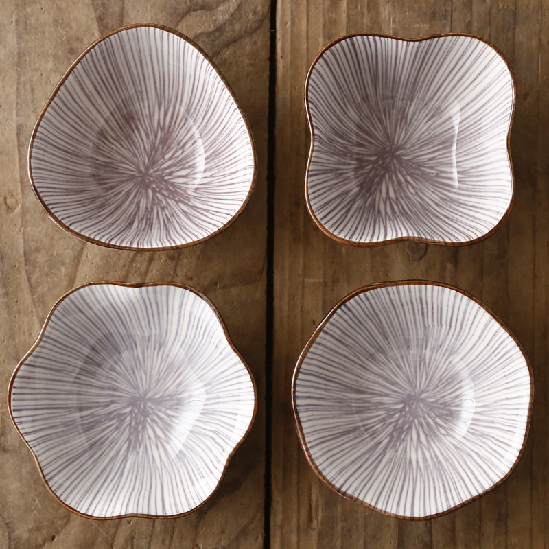 Kilenc rekeszes porcelán fűszertál, japán stílusú, szabálytalan forma, nyomtatott mintával, mártásos tálka