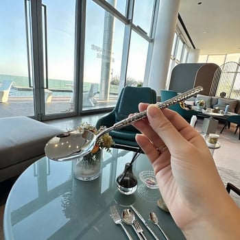 Σετ μαχαιροπίρουνα από ανοξείδωτο 304: μαχαίρι, πιρούνι και κουτάλι με λαβή χτυπητή σε σχήμα κυκλικού διαμαντιού, καθρέπτινο φινίρισμα, μινιμαλιστικό μοντέρνο στυλ