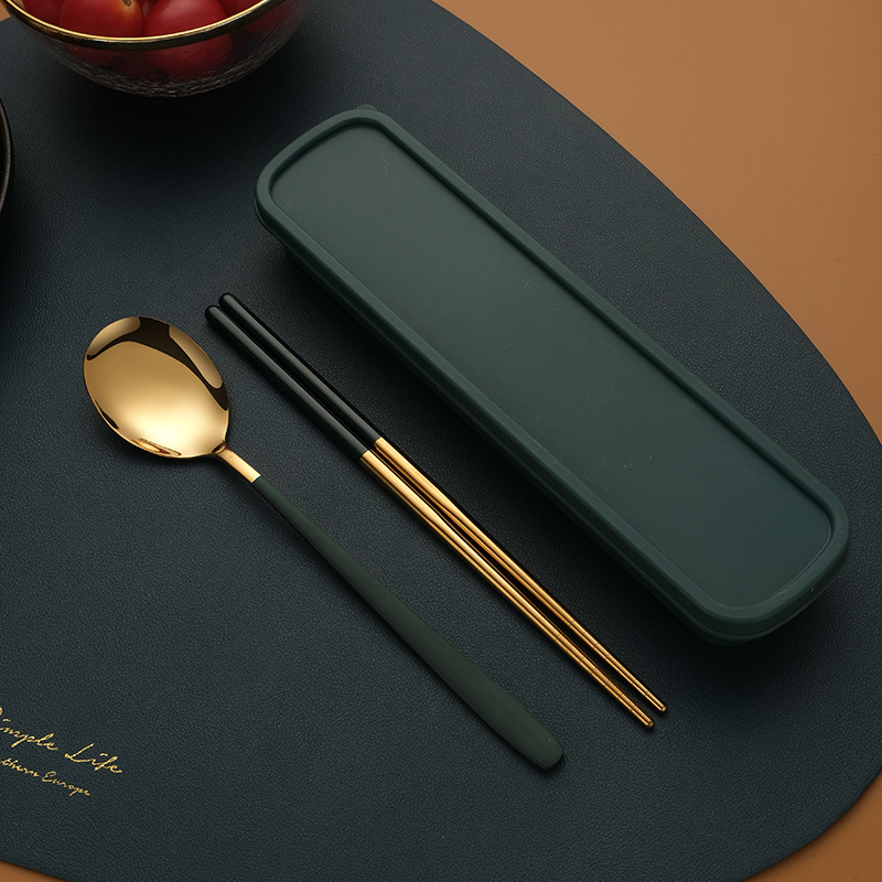 Σετ μαχαιροπίρουνα από ανοξείδωτο ατσάλι 410: κουτάλι, πιρούνι και chopsticks, επιφάνεια καθρέφτη, εξωτερικό μοντέρνο και μινιμαλιστικό στυλ
