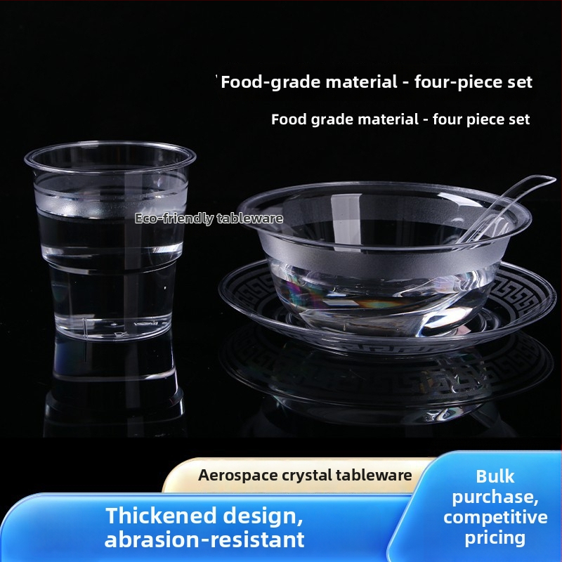 Jednorázový jedálenský set zo štyroch dielov: misky, paličky, taniere a poháre; hrubšie a biologicky odbúrateľné, na svadby a hot pot reštaurácie