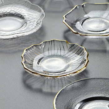 Üvegből készült mártogatós tál, kézzel festett felülettel, szabálytalan alak, Ins stílusban; alkalmas étkezésekhez, kávéhoz és teához.