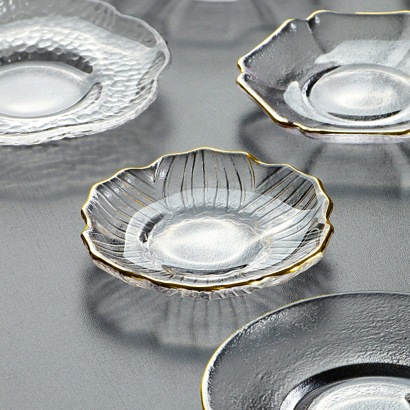 Üvegből készült mártogatós tál, kézzel festett felülettel, szabálytalan alak, Ins stílusban; alkalmas étkezésekhez, kávéhoz és teához.