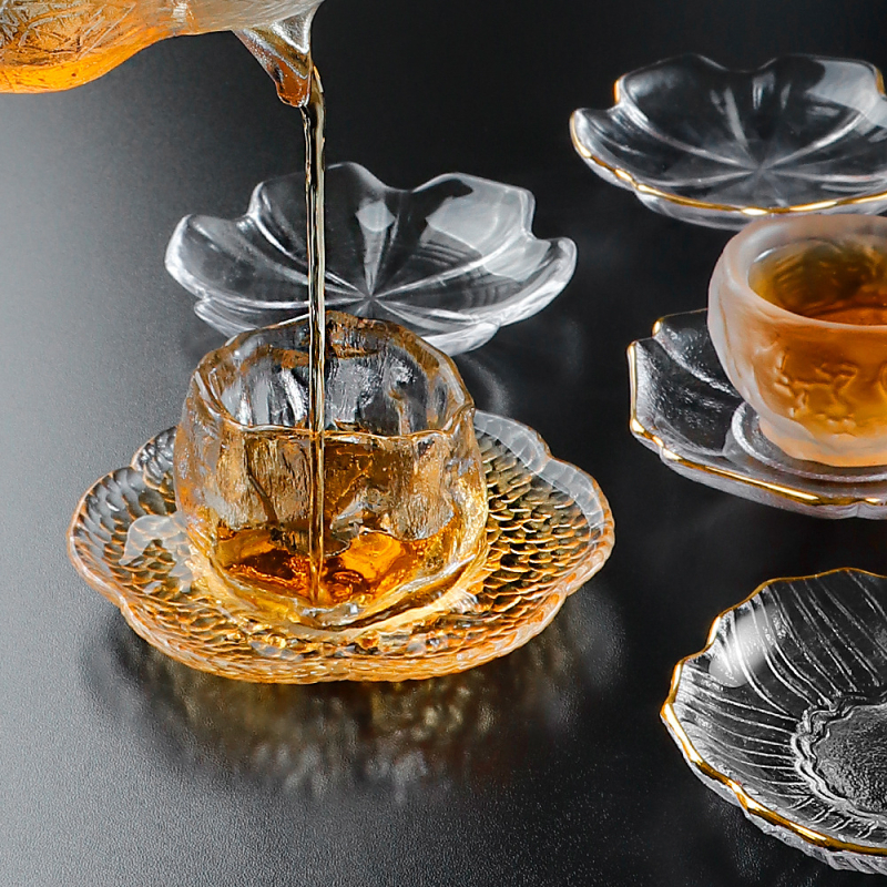 Üvegből készült mártogatós tál, kézzel festett felülettel, szabálytalan alak, Ins stílusban; alkalmas étkezésekhez, kávéhoz és teához.