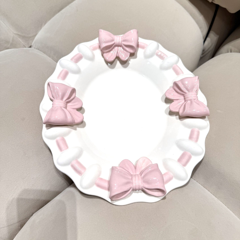 Porcelán étkészlet - kézzel készített, friss és aranyos stílusú, univerzális használatra, tartalmaz étkezési tányérokat, desszert-tálakat, gyümölcstálat és reggeliző tányért