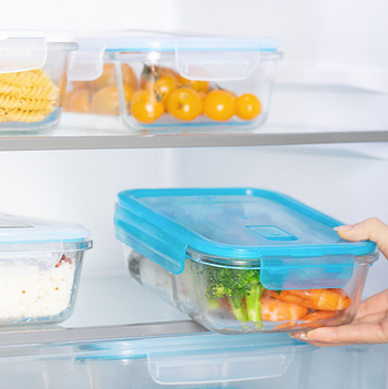 Kutija za ručak od otpornog stakla s zatvorivom posudom, sigurna za mikrovalnu; podijeljena na tri pretinca i trostruki sloj dizajna; kapacitet 301–500 ml, 501–800 ml i 800–1000 ml.