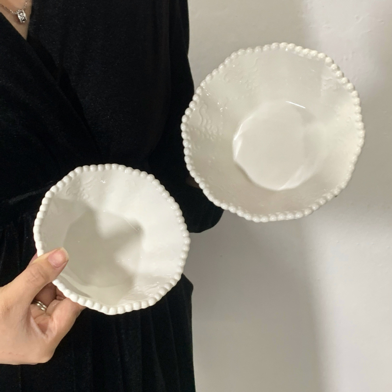 Keramički set posuđa: zdjele za doručak i tanjuri s čipkastim uzorkom, reljefna površina i rub s perlama, pogodno za mikrovalnu pećnicu, lagani luksuzni retro stil za kućnu uporabu