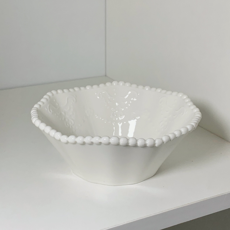 Keramički set posuđa: zdjele za doručak i tanjuri s čipkastim uzorkom, reljefna površina i rub s perlama, pogodno za mikrovalnu pećnicu, lagani luksuzni retro stil za kućnu uporabu