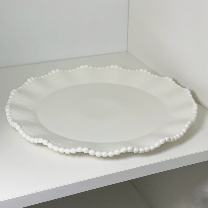 Keramički set posuđa: zdjele za doručak i tanjuri s čipkastim uzorkom, reljefna površina i rub s perlama, pogodno za mikrovalnu pećnicu, lagani luksuzni retro stil za kućnu uporabu