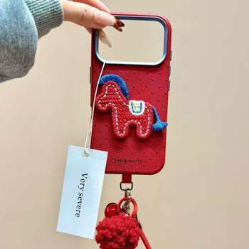 Husă pentru iPhone cu ponei brodat de Anul Nou, din cauciuc moale, finisaj cu relief, protecție la șocuri, compatibilă cu iPhone 16/15/14/13 și 17 Pro Max