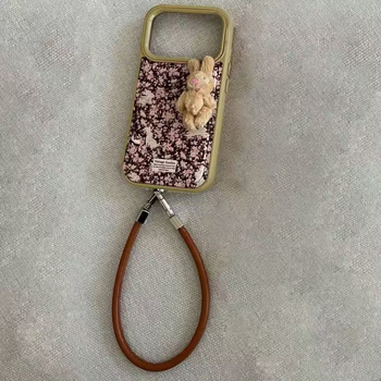 Pouzdro pre iPhone s vyšitým Miffy zajačikom a náramkom na zápästie, kožená textúra, vyrazený reliéf, mäkký gelový materiál, proti pádu