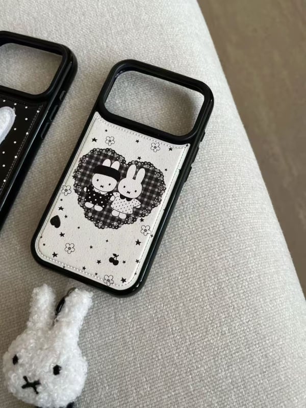 Carcasă pentru telefon – iepuraș Miffy cu buline cusute, textură piele, embossat, anti-cadere, compatibil Apple (Soft glue; Embossed; Anti-Fall; Apple)