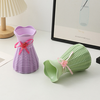 Plastična vaza za cvijeće – moderni minimalistički stil, monolitno oblikovana, pogodna za stolnu ili podnu uporabu, za ured i kućnu dekoraciju.