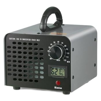 Ozonigeneraator kodu ja auto õhu puhastamiseks aldehüüdide eemaldamise ja desinfitseerimisega