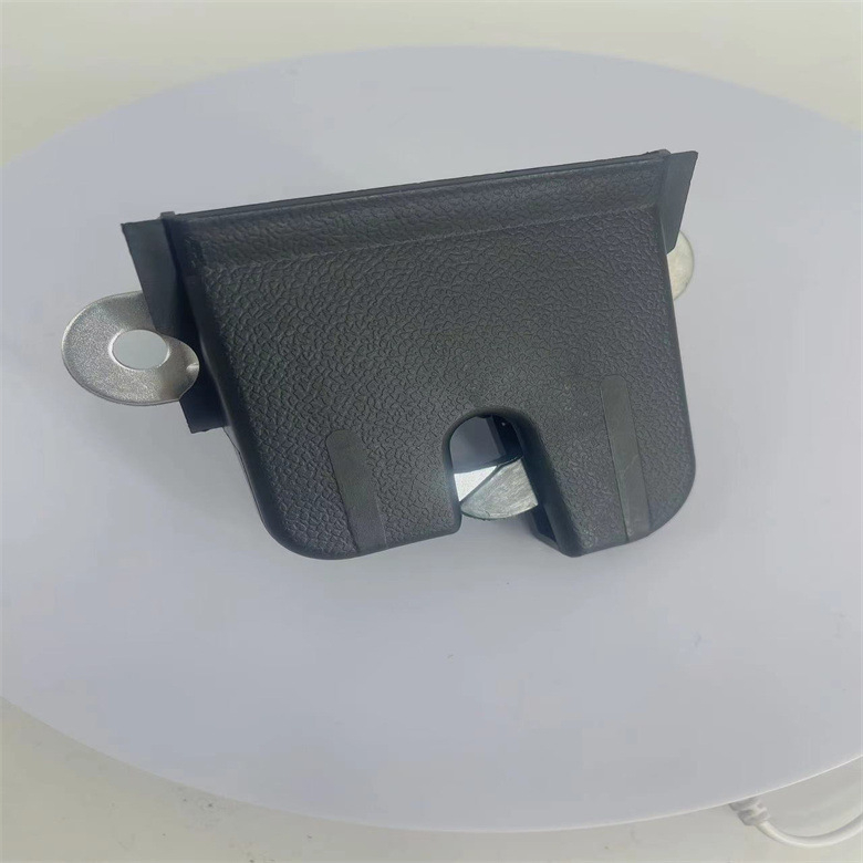 VW stražnji poklopac brava – Yunnuo, modeli 1T0827505, 1K6827505E, 5K0827505, 5ND827505; Materijal: plastika; Kompatibilno s: opći VW modeli