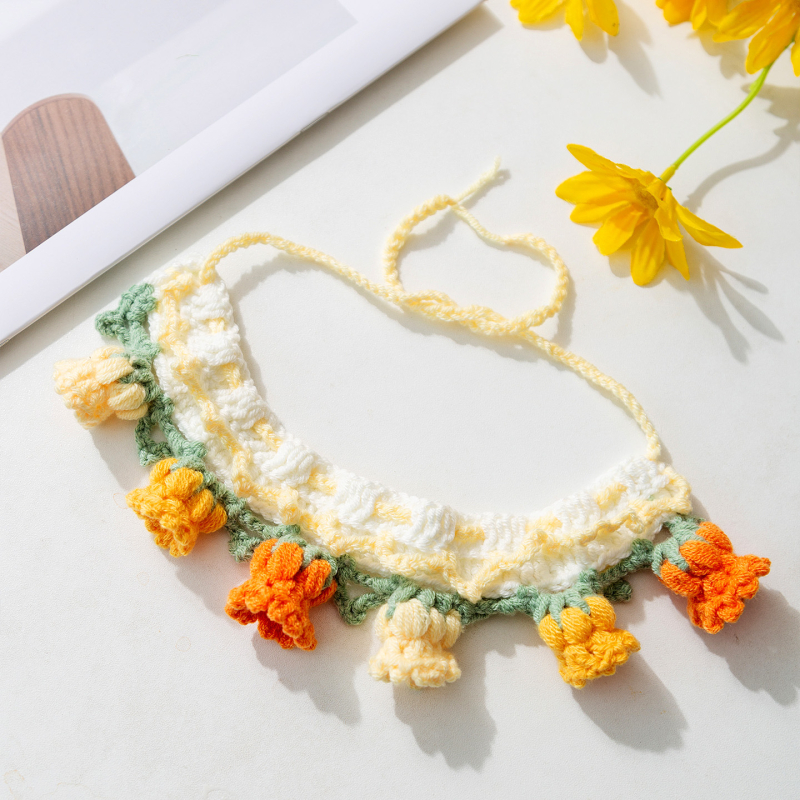 Kézzel kötött kisállat nyakörv, virágos mintával (Anyag: gyapjú; Márka: Hippie dog; Stílus: szabadidős; Alkalmas minden állat számára)