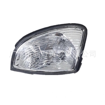 Tsuruno 81581-60240 Kutna svjetla za Lexus LX470 (2003–2007), pokazivači smjera, plastični