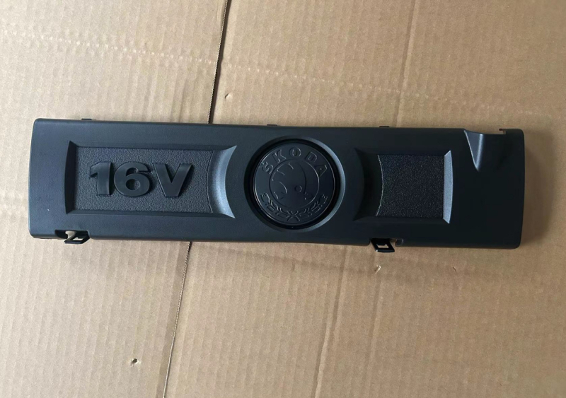 Kao zaštitna ploča motora – gornji pokrov za 16V VW Polo/Sagitar/Lavida/Octavia, ABS, Brand Round Way, Model 03C103935E