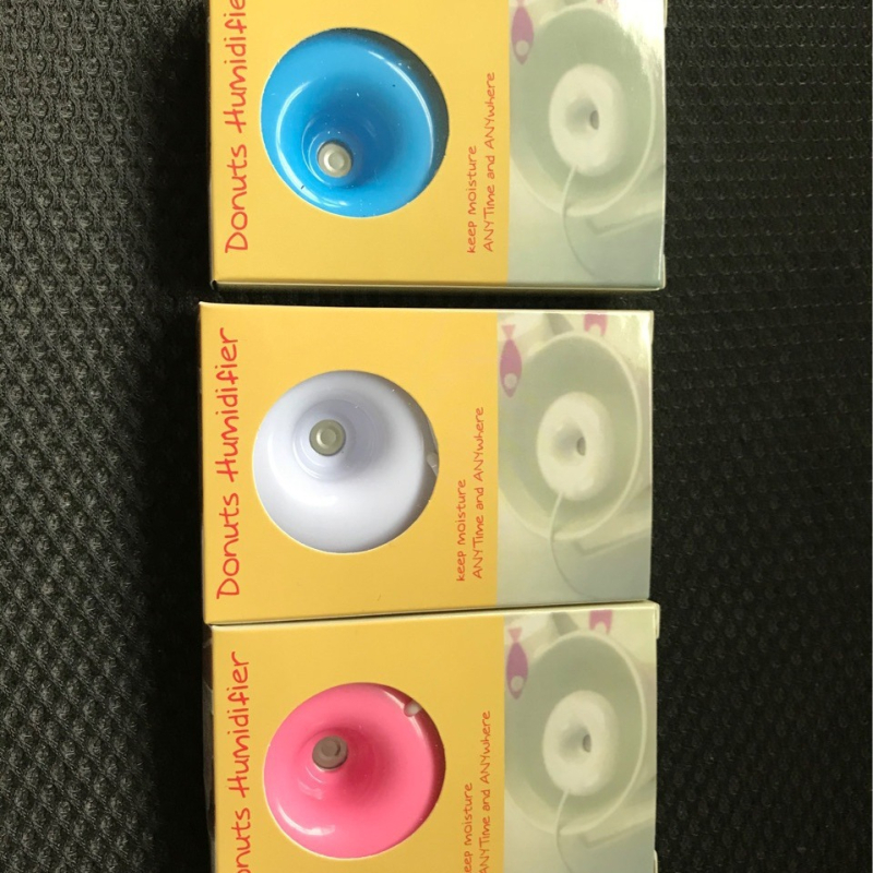 Donut oblika ovlaživača zraka s USB napajanjem, okruglo plastično kućište, spremnik 1.0–2.5 L, funkcija anion, buka ≤ 36 dB, pogodan za prostorije do 10 m²