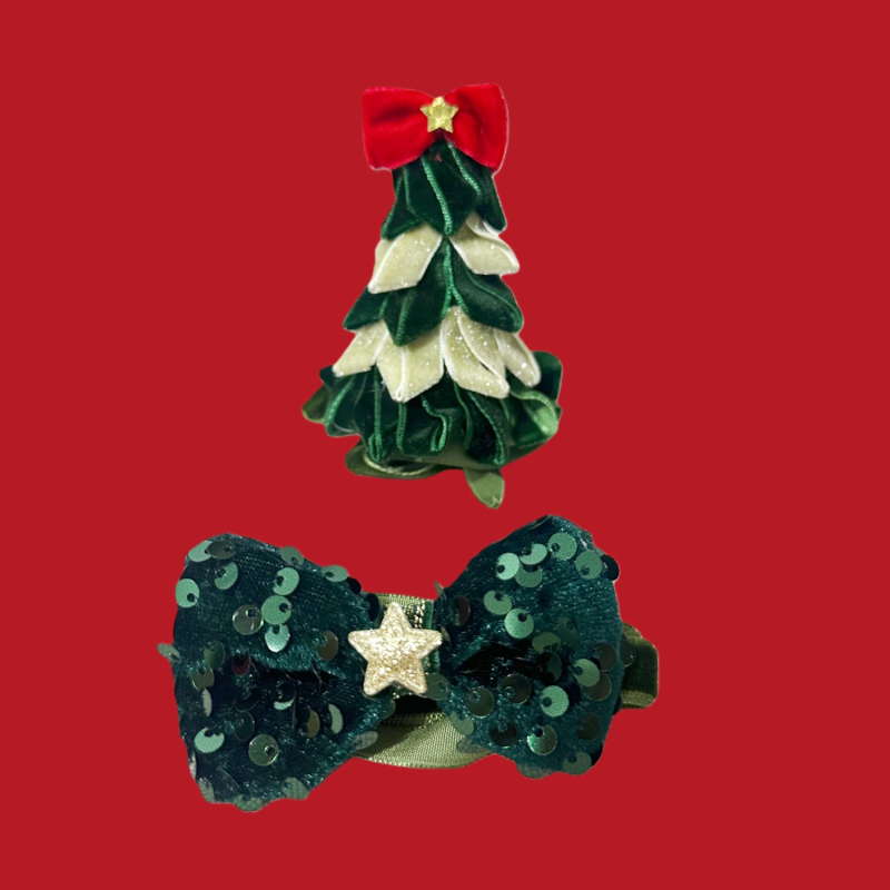 Velúr karácsonyi sapka kutyáknak és macskáknak, fenyőfa alakú, masnis díszítéssel