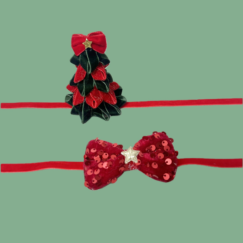 Velúr karácsonyi sapka kutyáknak és macskáknak, fenyőfa alakú, masnis díszítéssel