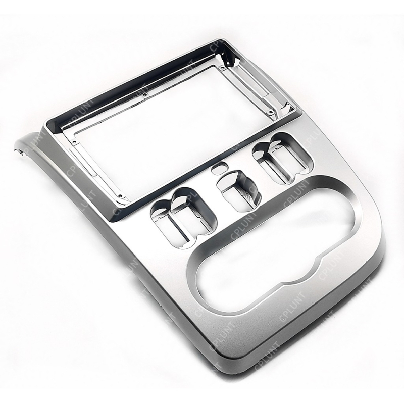 Okvir za navigacijski panel autom Renault Logan/Sandero/Duster — ABS+PC, 2009–2015, težina 1 kg