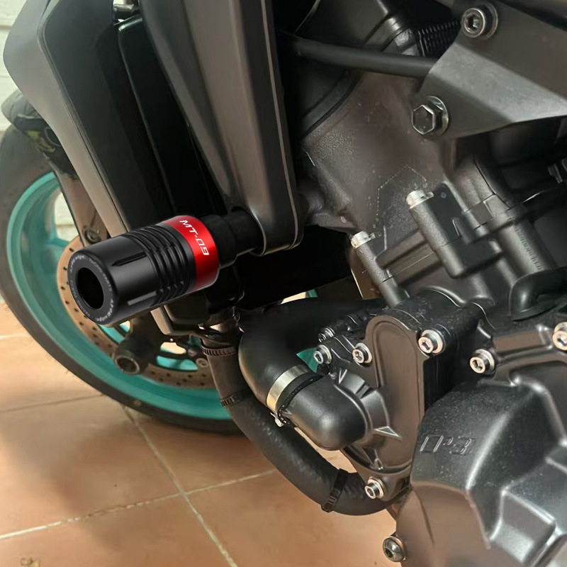 Set zaštitnih šipki za pad Yamaha MT-09 SP 21-25 (Standardni model) – plast i aluminijska legura
