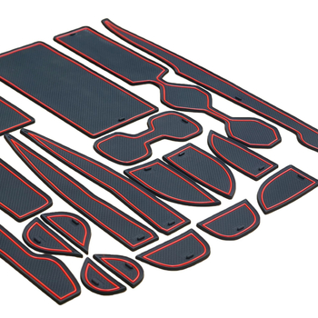 PVC autóajtó slot szőnyeg Camry 2025-höz – porvédett, csúszásmentes, karcolásmentes, belső pohártartó párna; testreszabható és logónyomtatási lehetőség; Márka: Rfs