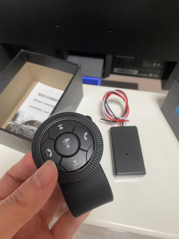 Kormánykerék módosított gomb – ABS+szilikon szerkezet, semleges márka